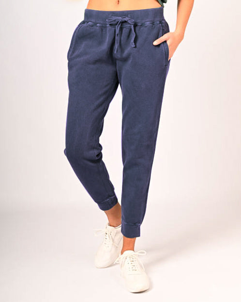 Model in W1657 (Jasper Pants), Navy Sand