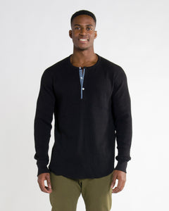 Model in W1510 (Harrison Henley), Black