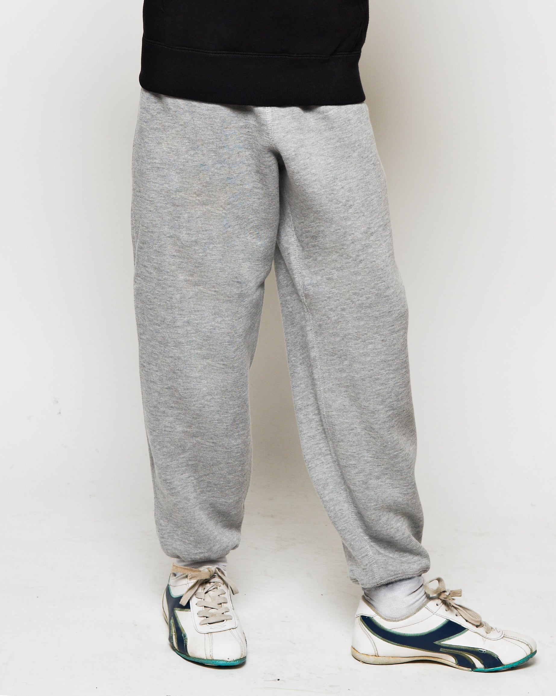 Model in WK026 (Breton Pants), Grey Mix