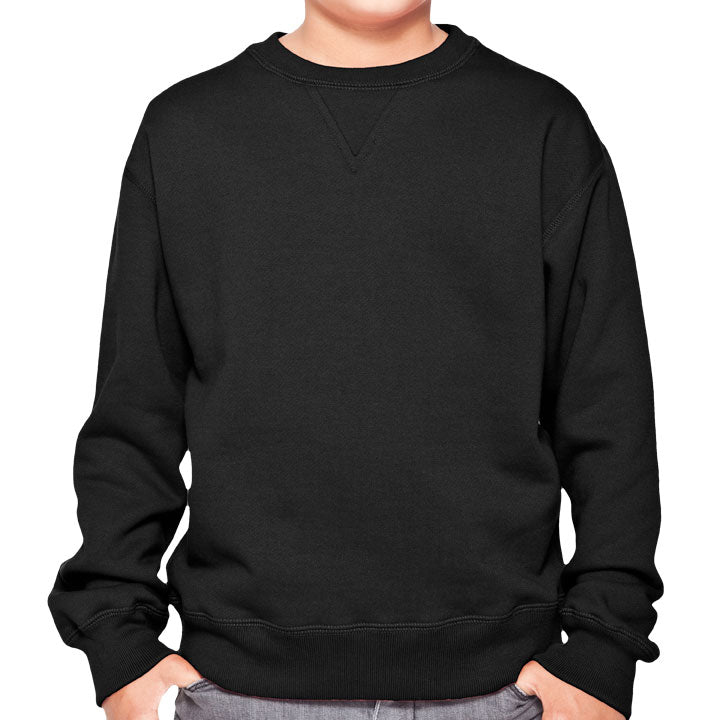 Model in WY023 (Beaver Crewneck), Black